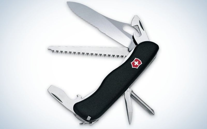 A knife with three different sharps and shapes in a silver color and her body being black color.
